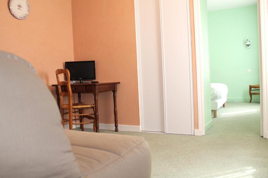 Le Chatel Royat Room photo